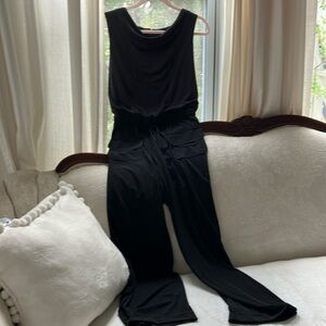 Vince Camuto black slinky jumper with front pockets & drawstring waist xs New!